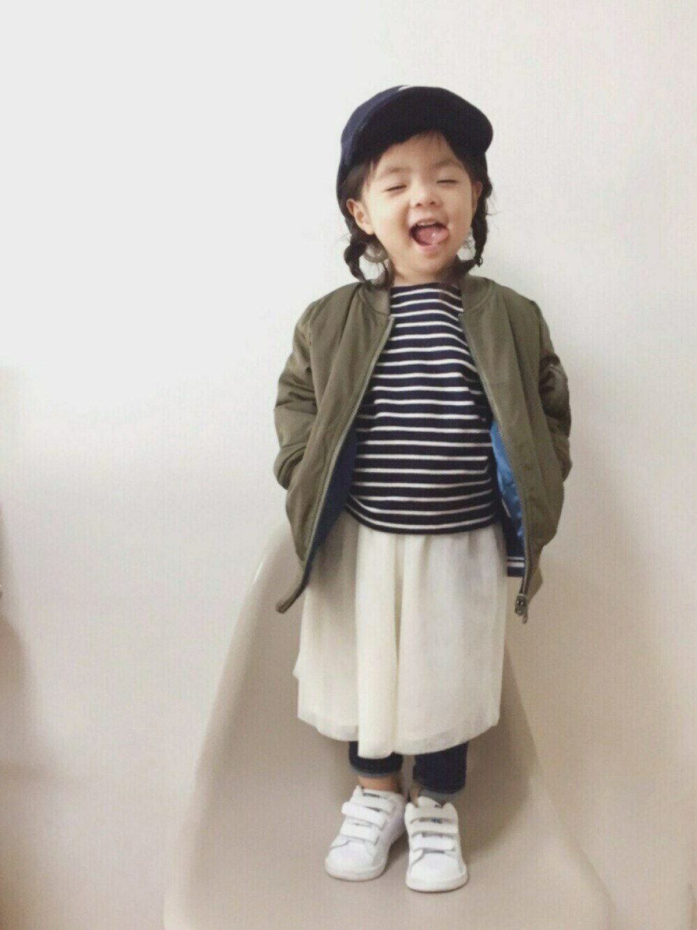 「デニム、着回しコーデ、MA-1、ボーダー、チュールスカート、キャップ、2歳、ootd、gaplove」｜「petit mainのロゴウールキャップ（キャップ、ブルー系）」を使った、RIOさん（キッズ・90cm）の秋コーディネートの1枚目の写真