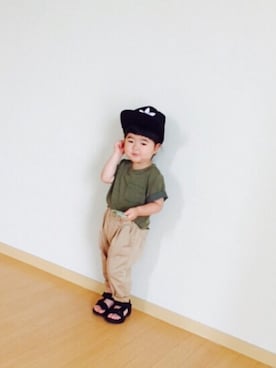「カーキ×ベージュ」｜「アイテム（パンツ）」を使った、yuiさん（キッズ・90cm）の春コーディネート