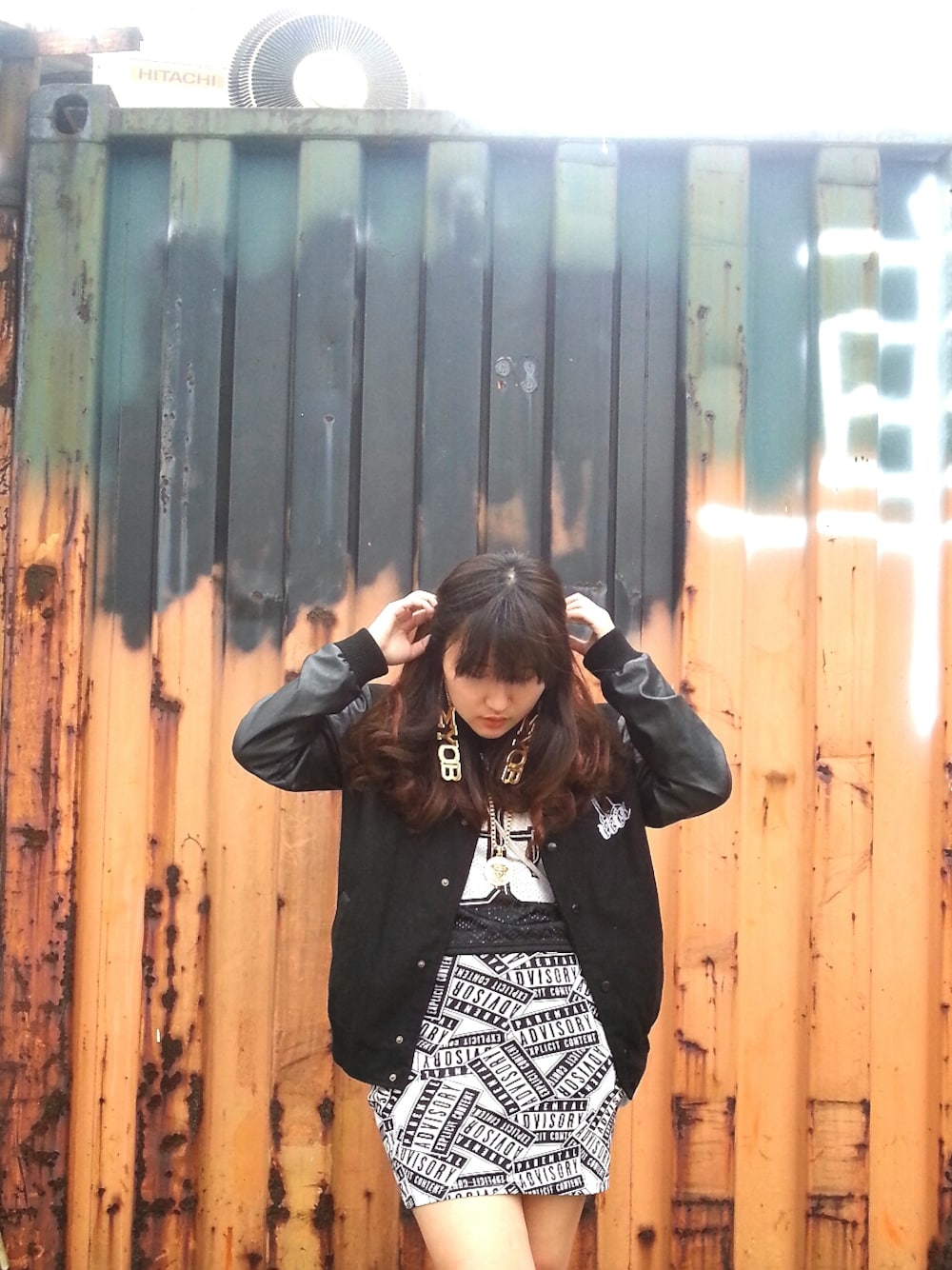 「VANSのアイテム（ライダースジャケット、ブラック系）」を使った、MissAnnAさん（レディース・165cm）の夏コーディネートの1枚目の写真