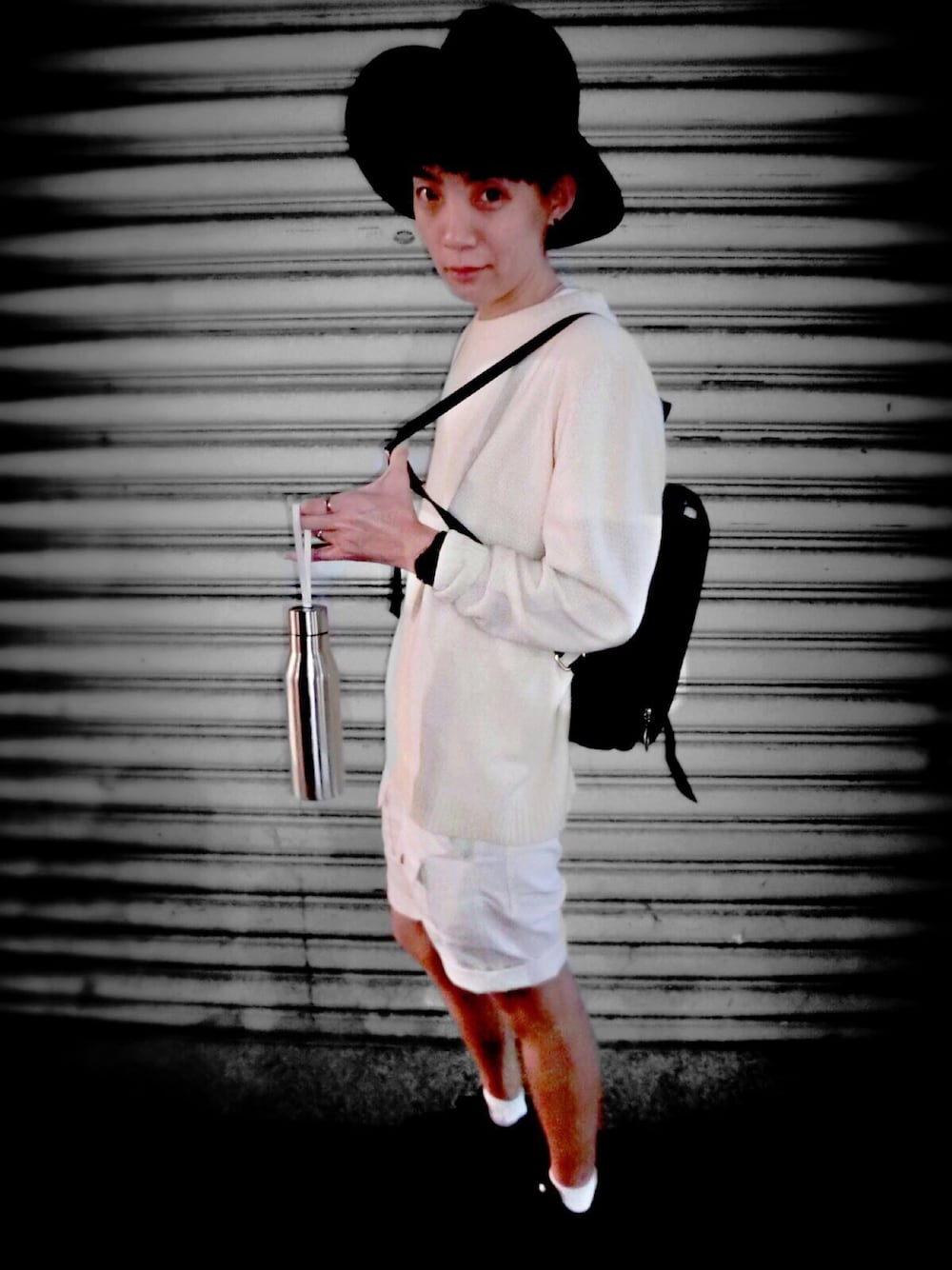 シルバー系の食器/キッチンを着用したメンズの秋コーディネートの1枚目の写真