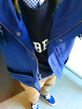 「アイテム（マウンテンパーカー、ブルー系）」を使った、レノファンさん（メンズ・169cm）の冬コーディネート