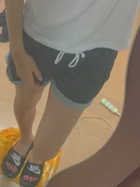 「ナイキ」｜「アイテム（ビーチサンダル）」を使った、arisaさん（レディース・164cm）の夏コーディネート