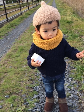 「Handmade（ハンドメイド）のアイテム（ニットキャップ/ビーニー、ベージュ系）」を使った、ともぴさん（キッズ・140cm）の冬コーディネート