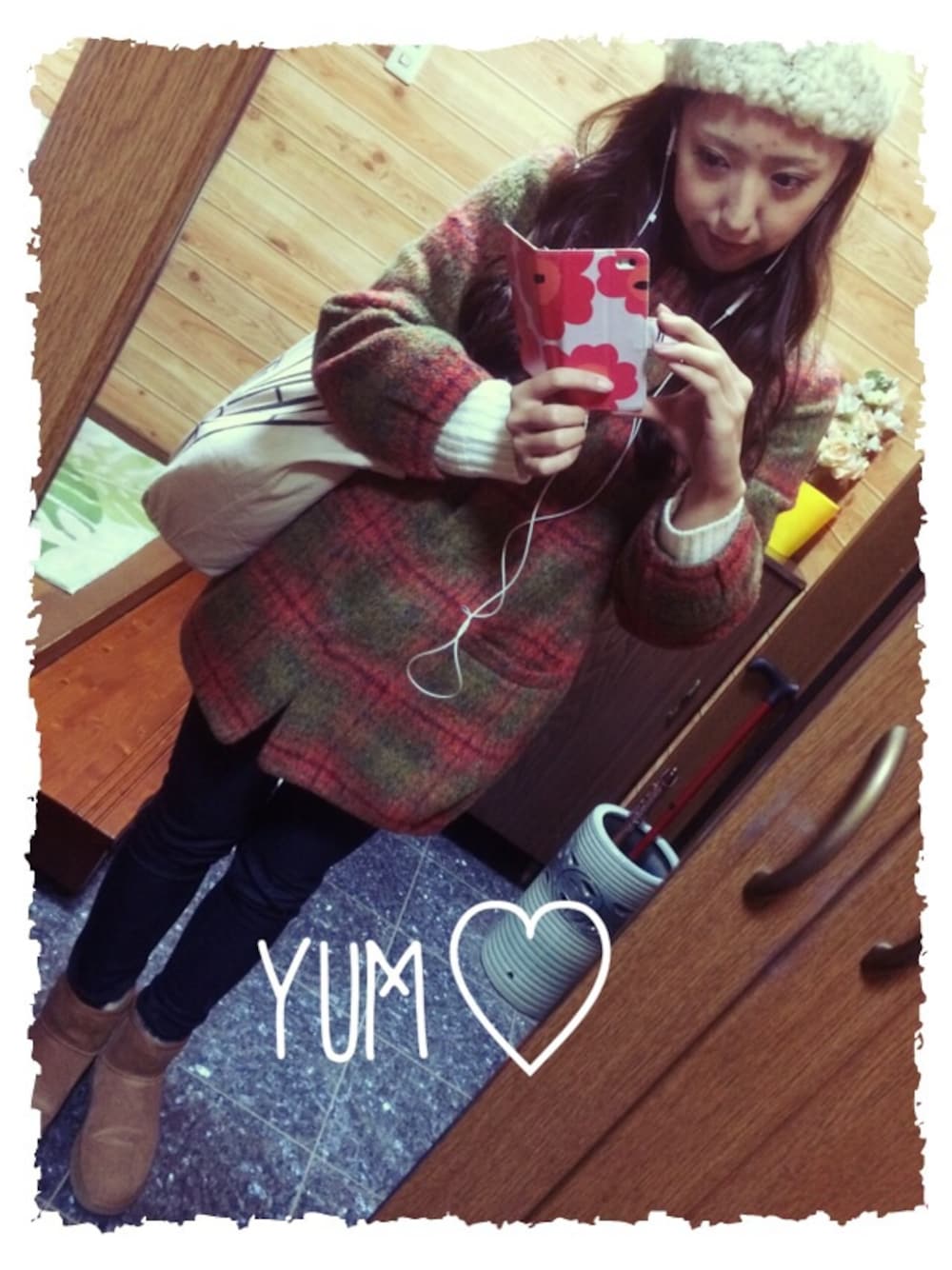 「チェックコート、ニット帽、TODAYFUL、Adam et Rope'、UGG、UNIQLO」｜「Ray BEAMSのRay BEAMS / チェック コクーン コート（その他アウター、グリーン系）」を使った、yui.sanさん（レディース・162cm）の冬コーディネートの1枚目の写真