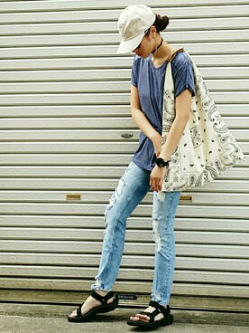 「titivate（ティティベイト）のアイテム（キャップ）」を使った、sashaさん（レディース・157cm）の夏コーディネート