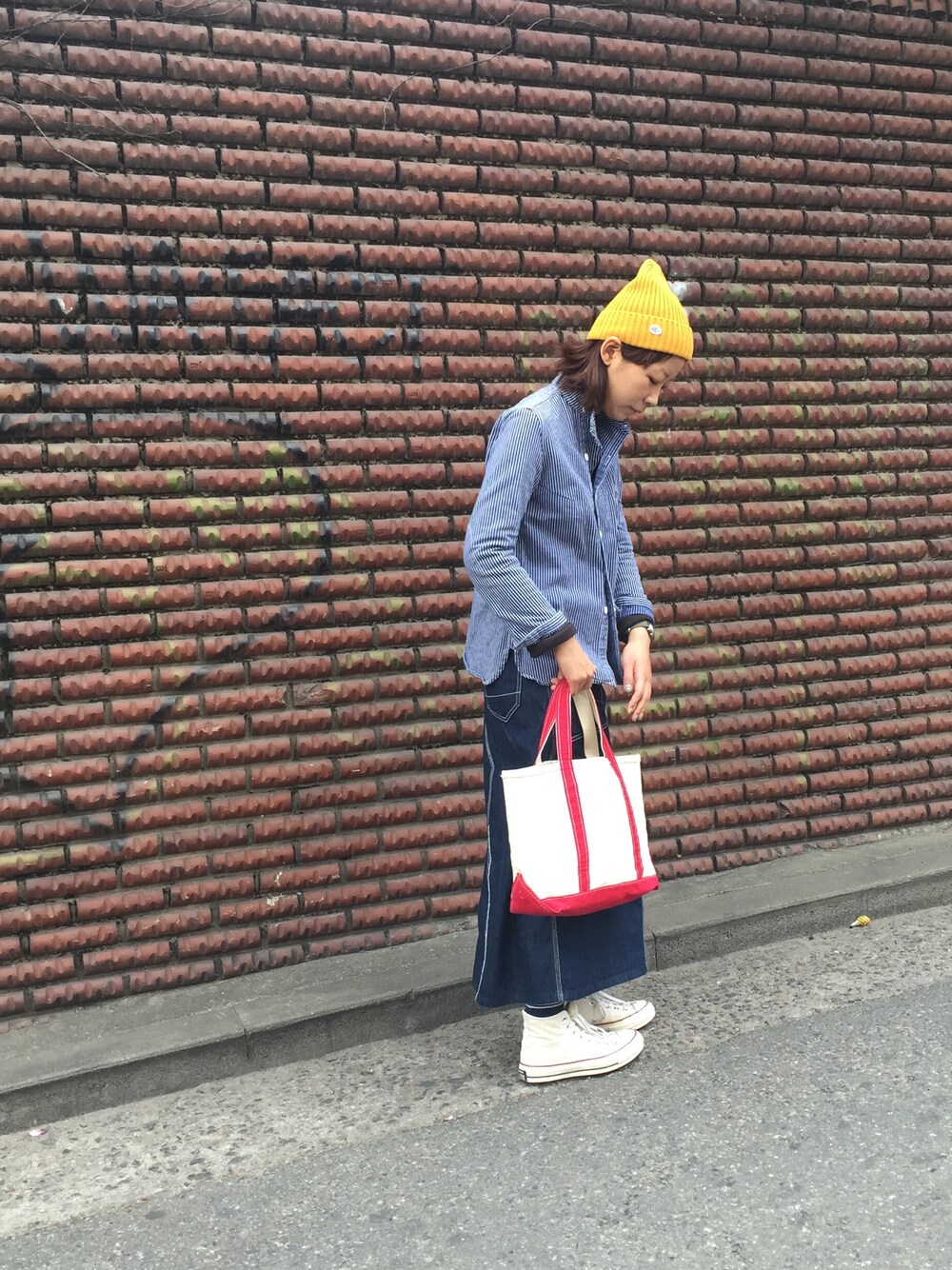 「홍대」｜「L.L.Beanのアイテム（トートバッグ、レッド系）」を使った、shin*さん（レディース・167cm）の春コーディネートの1枚目の写真