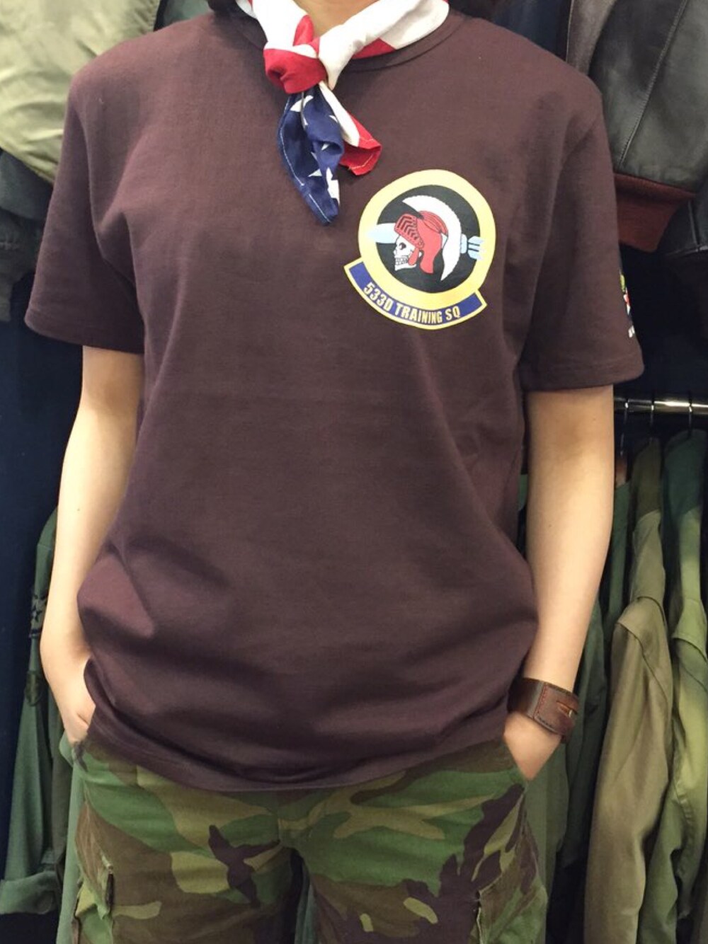「wildhogsのアイテム（Tシャツ/カットソー、ブラウン系）」を使った、shin*さん（レディース・167cm）の春コーディネートの1枚目の写真
