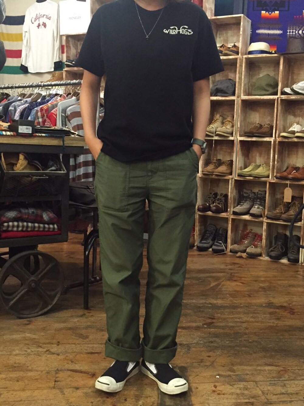 「HOUSTONのアイテム（その他パンツ、グリーン系）」を使った、shin*さん（レディース・167cm）の春コーディネートの1枚目の写真