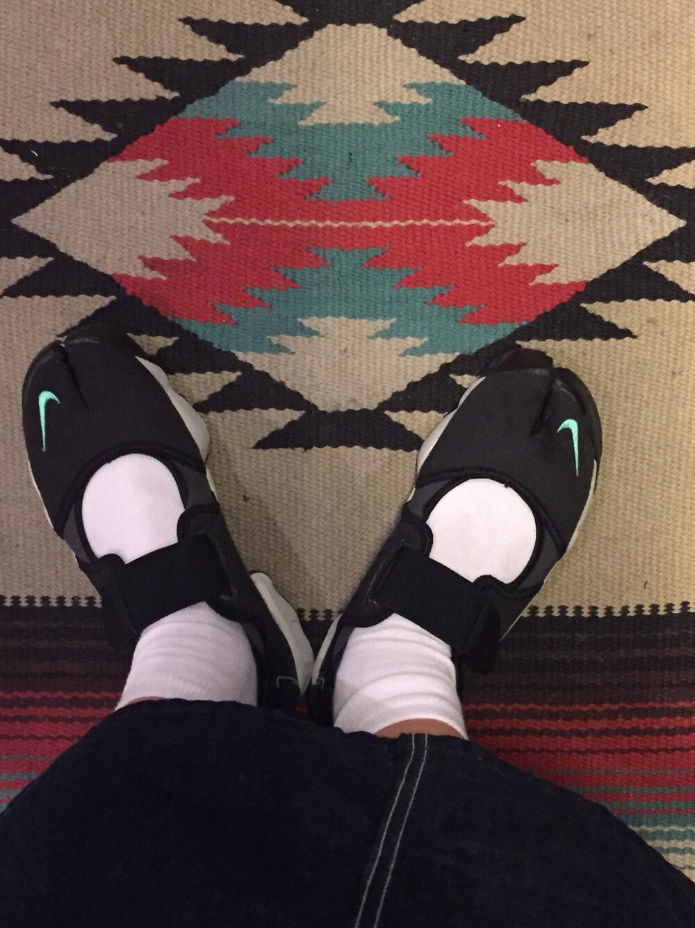 「NIKE」｜「NIKEのアイテム（スニーカー、ブラック系）」を使った、shin*さん（レディース・167cm）の夏コーディネートの1枚目の写真