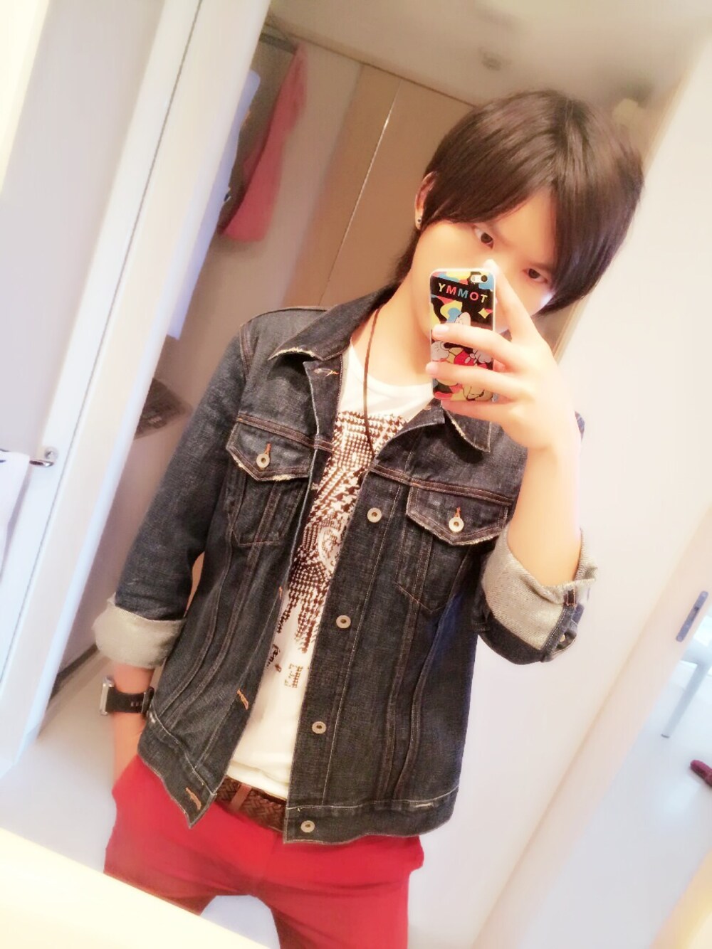 「DIESELのALAVEZZI NECKLACE（ネックレス、レッド系）」を使った、Ryoutaさん（メンズ・176cm）の春コーディネートの1枚目の写真