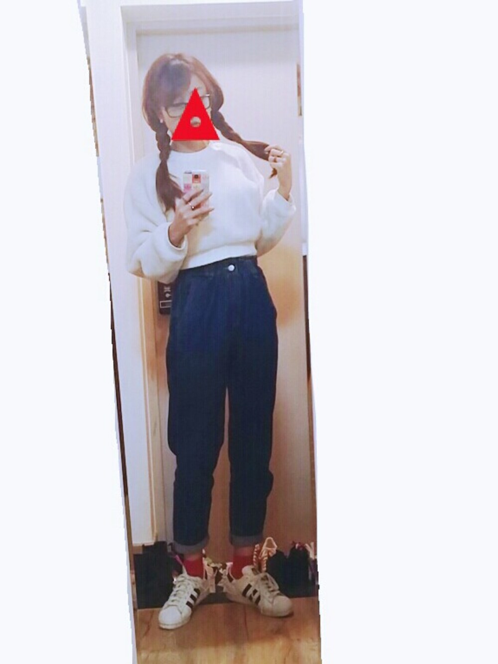 「croptop、boa、fur、denim、superstar 80s Vintage Deluxe」｜「STYLENANDAのアイテム（スウェット、ホワイト系）」を使った、ㅎㅅㅎさん（レディース・163cm）の秋コーディネートの1枚目の写真
