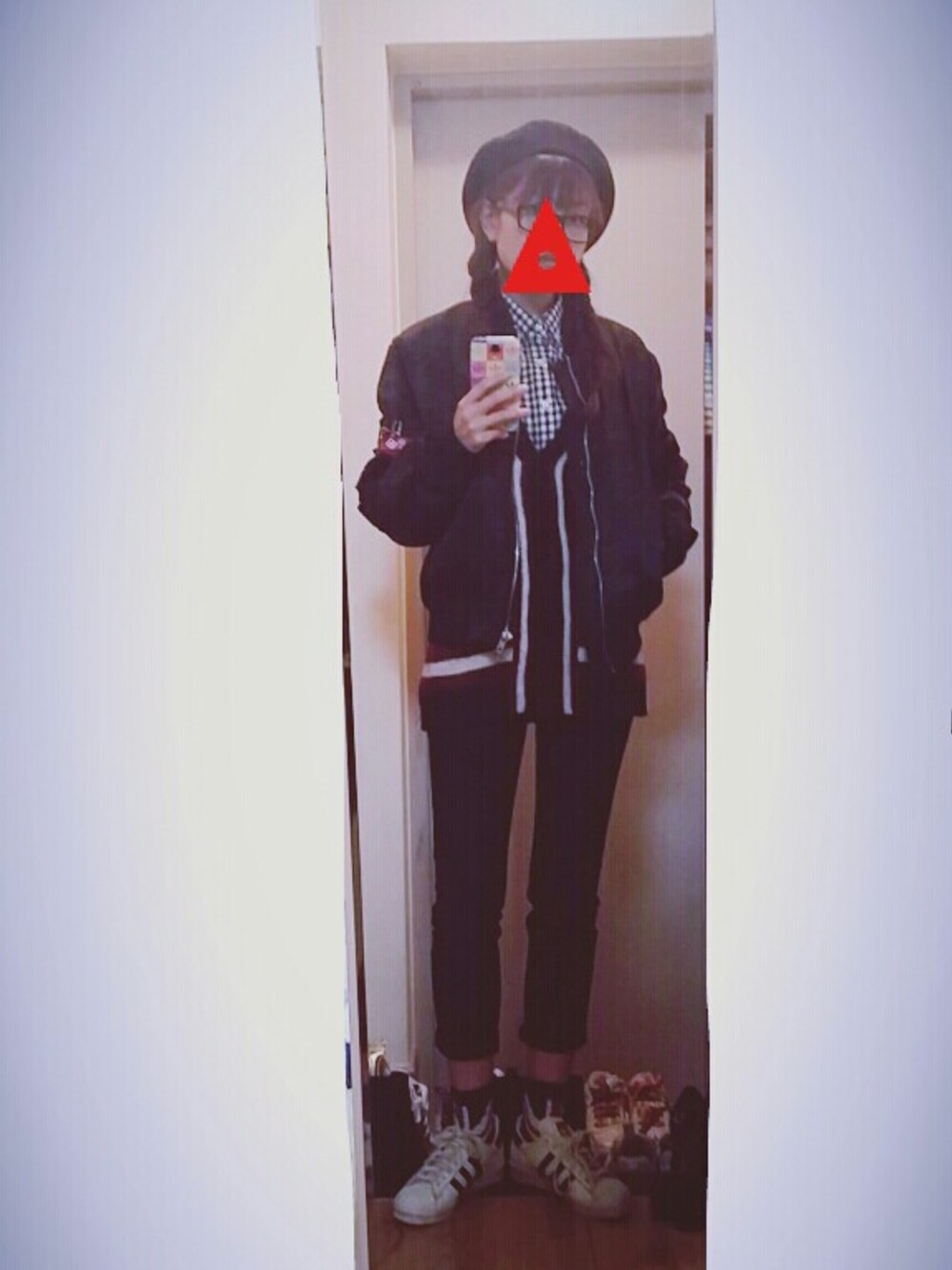 「MA-1、cardigan、ginghamcheck、black denim、union jack、superstar80's、superstar 80s Vintage Deluxe、beret」｜「FOREVER21のアイテム（カーディガン/ボレロ、ブルー系）」を使った、ㅎㅅㅎさん（レディース・163cm）の冬コーディネートの1枚目の写真