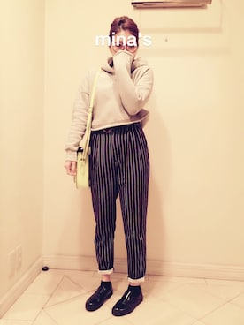 「アイテム（ショルダーバッグ、イエロー系）」を使った、mina.oさん（レディース・159cm）の冬コーディネート