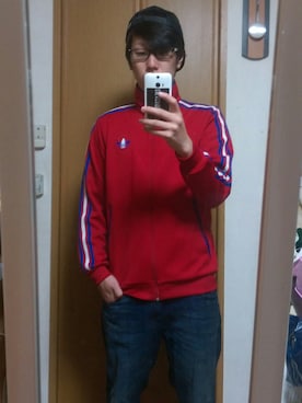 「アイテム（ジャージ、レッド系）」を使った、てっぺーさん（メンズ・174cm）の秋コーディネート