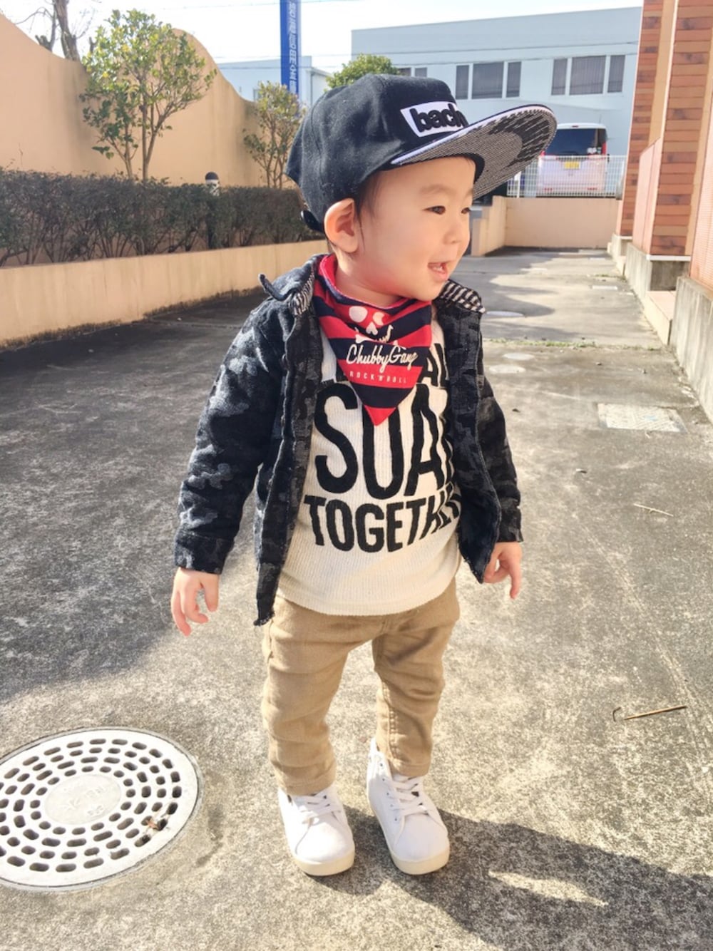 「1歳5ヶ月、こどもコーデ、男の子」｜「abcdのアイテム（Tシャツ/カットソー、ホワイト系）」を使った、AYUKAさん（キッズ・80cm）の冬コーディネートの1枚目の写真
