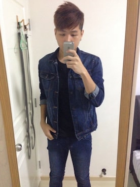 「PULL&BEAR（プルアンドベア）のアイテム（デニムジャケット）」を使った、Henryy Kohさん（メンズ・187cm）の秋コーディネート