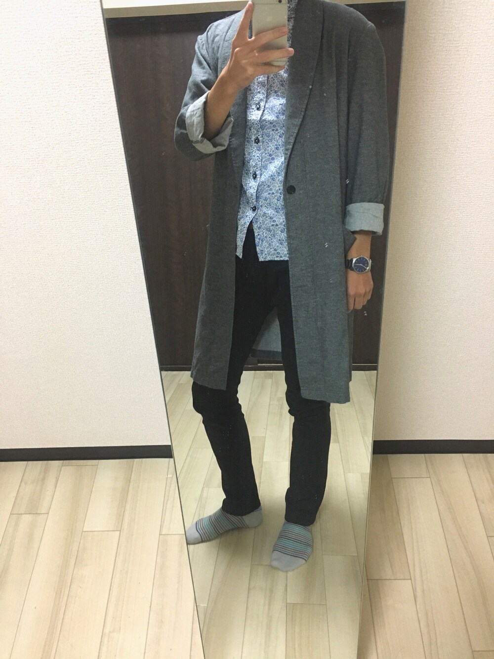 「秋服、ロング丈」｜「Lyricの【宇都宮隆さん着用 U_WAVE2015ツアーパンフレット掲載】ＢＫリジットストレッチデニム（デニムパンツ、ブラック系）」を使った、マツヒロさん（メンズ・175cm）の秋コーディネートの1枚目の写真