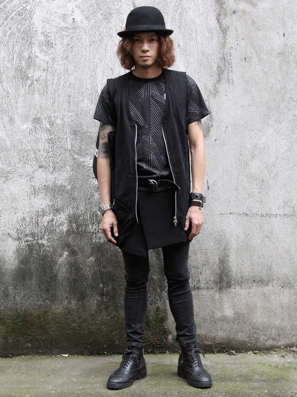 「Taiwan、fashion、WEARBOOKエントリー、black、street、boy、PUNX、nexhype、overkillinc、NIXON」｜「OVERKILL inc.のアイテム（Tシャツ/カットソー、ブラック系）」を使った、PUNXさん（メンズ・174cm）の夏コーディネートの1枚目の写真