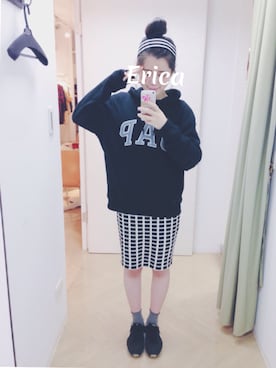 「GAP（ギャップ）のアイテム（ジャージ）」を使った、Erica_Chengさん（レディース・161cm）の春コーディネート