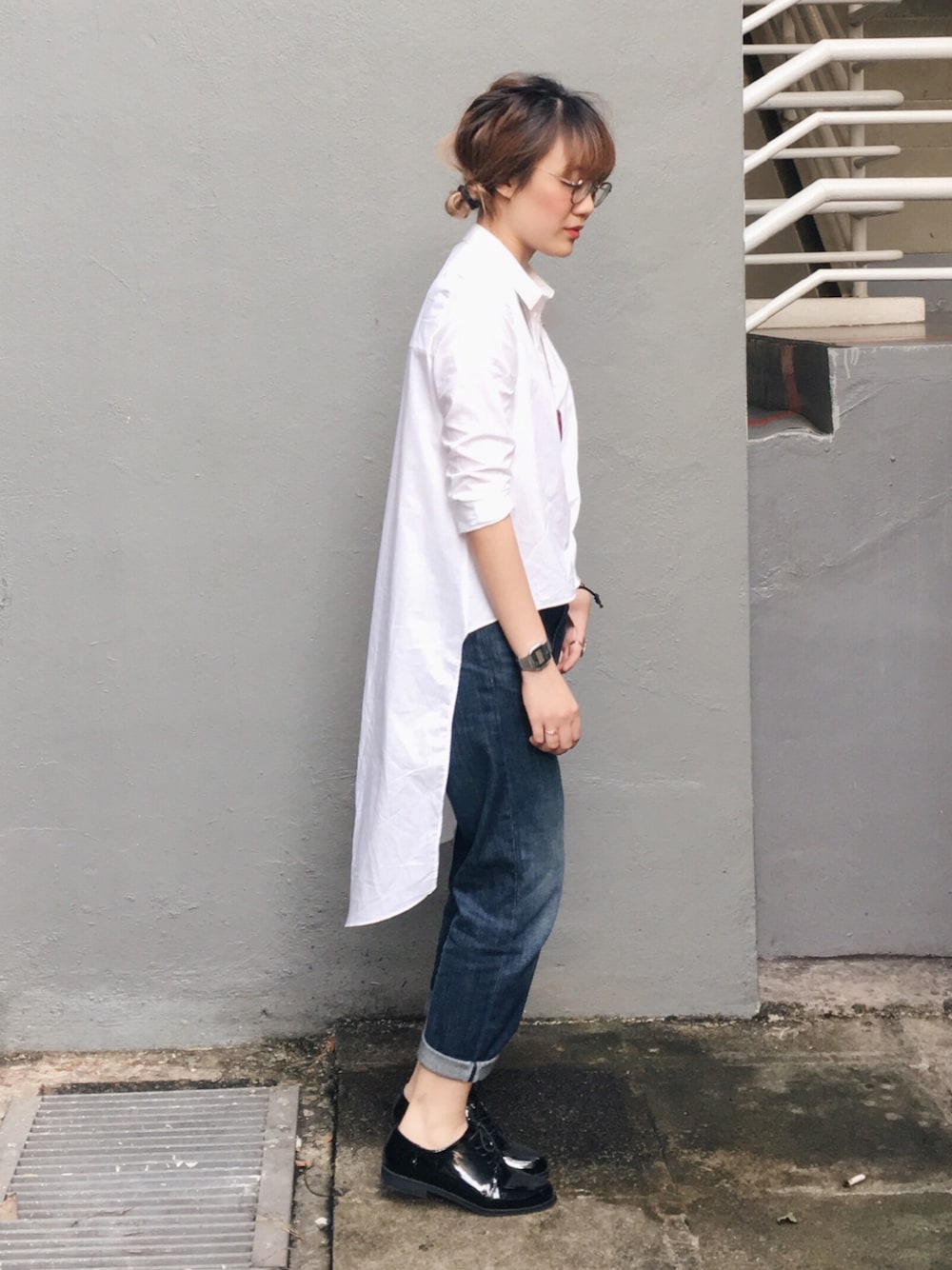 「simple is best、wearsg、oxford shoes、white shirt、jeans、白のシャツ、オックスフォードシューズ、シンプル、シンプルisBEST」｜「ZARAのアイテム（シャツ/ブラウス、ホワイト系）」を使った、sylwynさん（レディース・158cm）の冬コーディネートの1枚目の写真