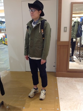 「ツバ広ハット」｜「アイテム（マウンテンパーカー）」を使った、ひらさわ君さん（メンズ・176cm）の春コーディネート