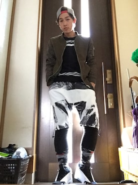「LEGENDA（レジェンダ）のアイテム（MA-1）」を使った、Ryo-Wallさん（メンズ・175cm）の秋コーディネート