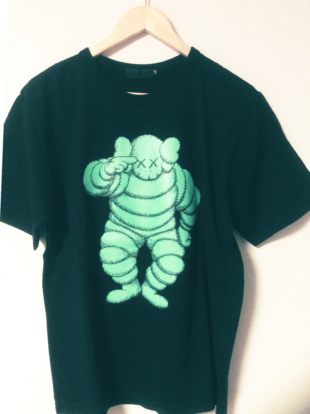 「OriginalFakeのアイテム（Tシャツ/カットソー、ホワイト系）」を使った、☆やぴ★さん（メンズ・177cm）の秋コーディネートの1枚目の写真