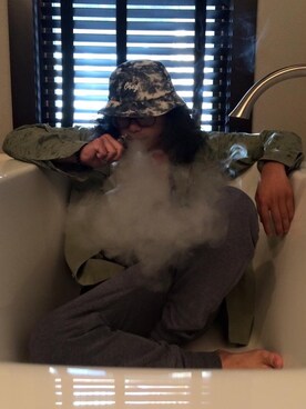 「OBEY」｜「アイテム（ニット/セーター）」を使った、Sam Al Salさん（メンズ・165cm）の秋コーディネート