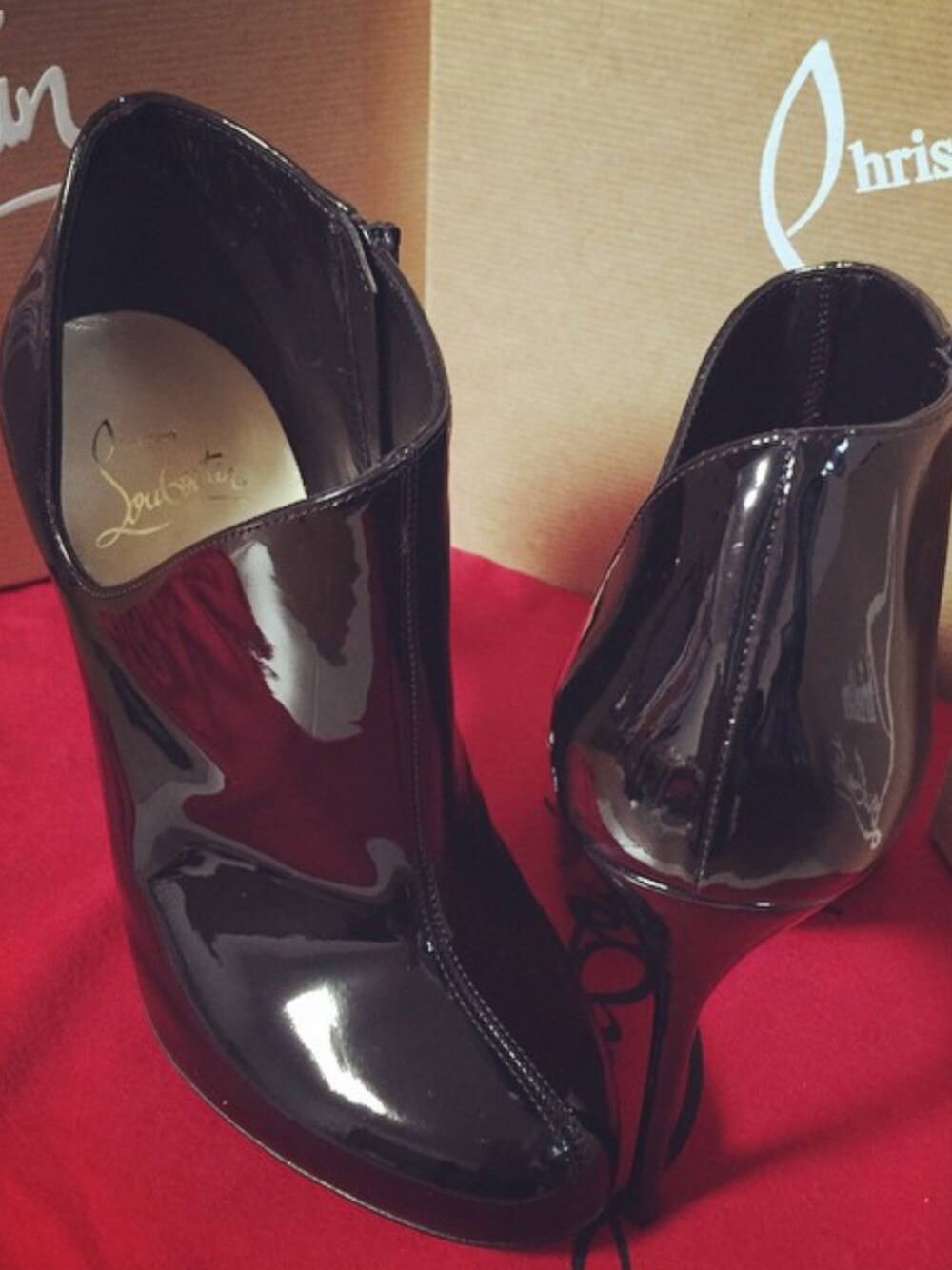 「ブーティ」｜「Christian Louboutinのアイテム（ブーティ、ブラック系）」を使った、sasyafashionさん（レディース・147cm）の秋コーディネートの1枚目の写真