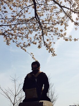 「SHIPS JET BLUE（シップスジェットブルー）のアイテム（バックパック/リュック）」を使った、山田航大さん（メンズ・175cm）の春コーディネート