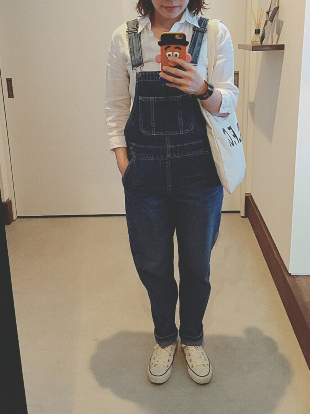 「サロペット、デニム、GU、UNIQLO、リネンシャツ、カジュアル、ハーフアップ、コンバース」｜「GUのアイテム（サロペット/オーバーオール、ブルー系）」を使った、iigg☺︎さん（レディース・154cm）の春コーディネートの1枚目の写真