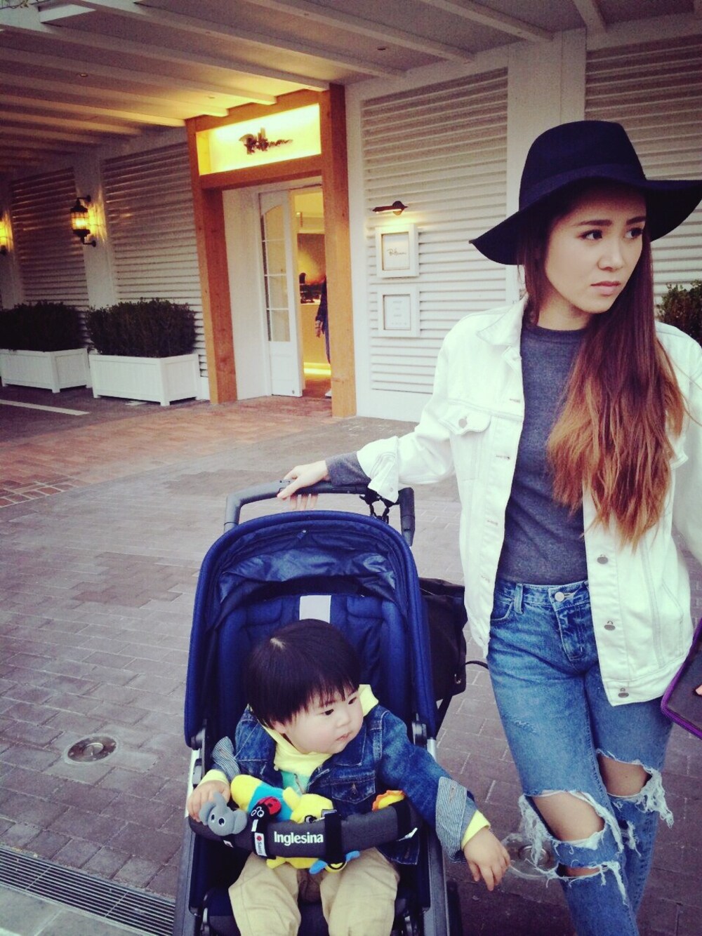 「moussy、hat、korea、baby」｜「MOUSSYのアイテム（ハット、ブラック系）」を使った、miho❤︎さん（レディース・164cm）の春コーディネートの1枚目の写真