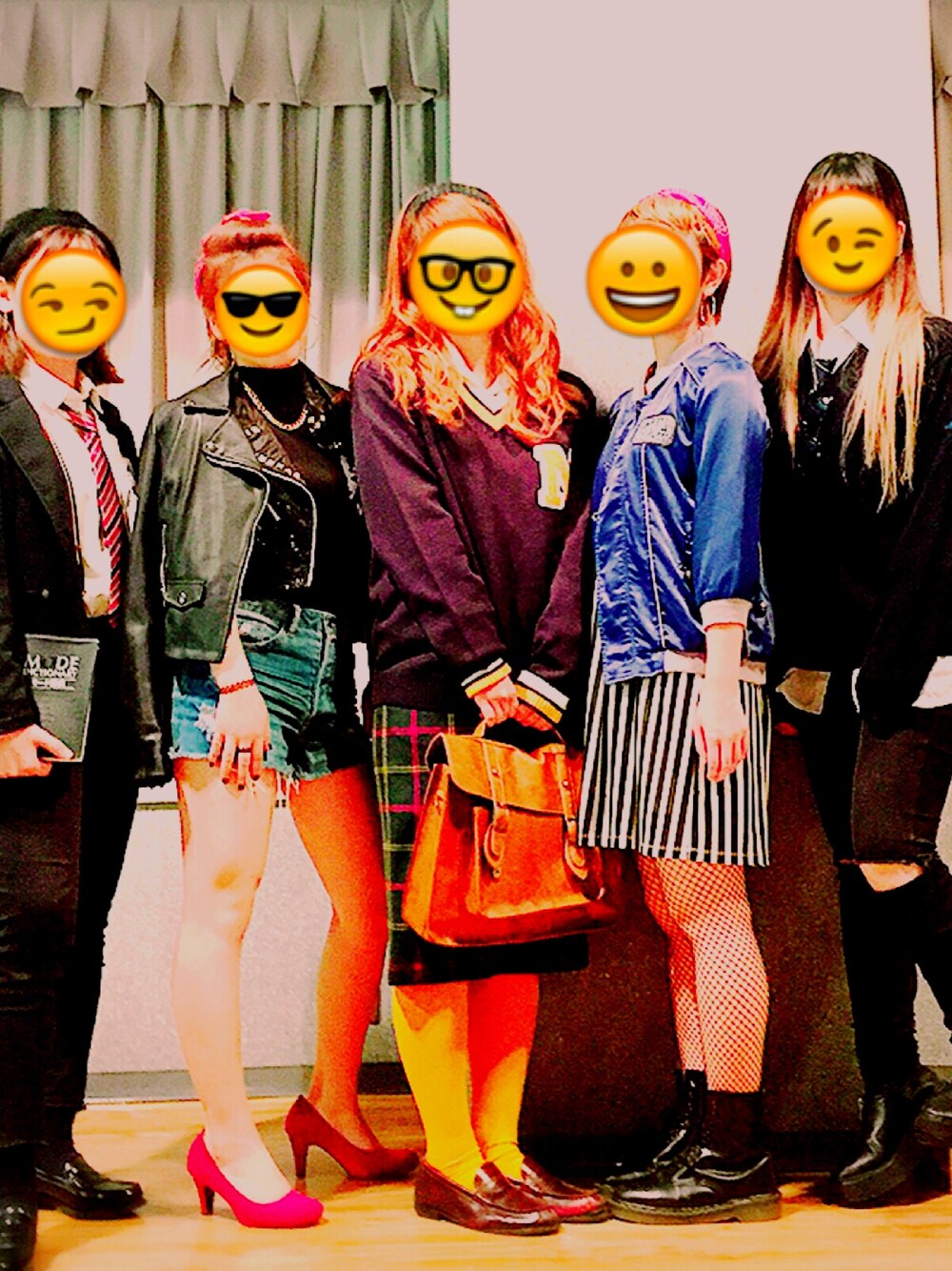 「50's、60’s、ファッションショー」｜「靴下屋の靴下屋/ 110デニールスポンディッシュタイツ（タイツ/ストッキング、イエロー系）」を使った、はるなさん（レディース・160cm）の秋コーディネートの1枚目の写真
