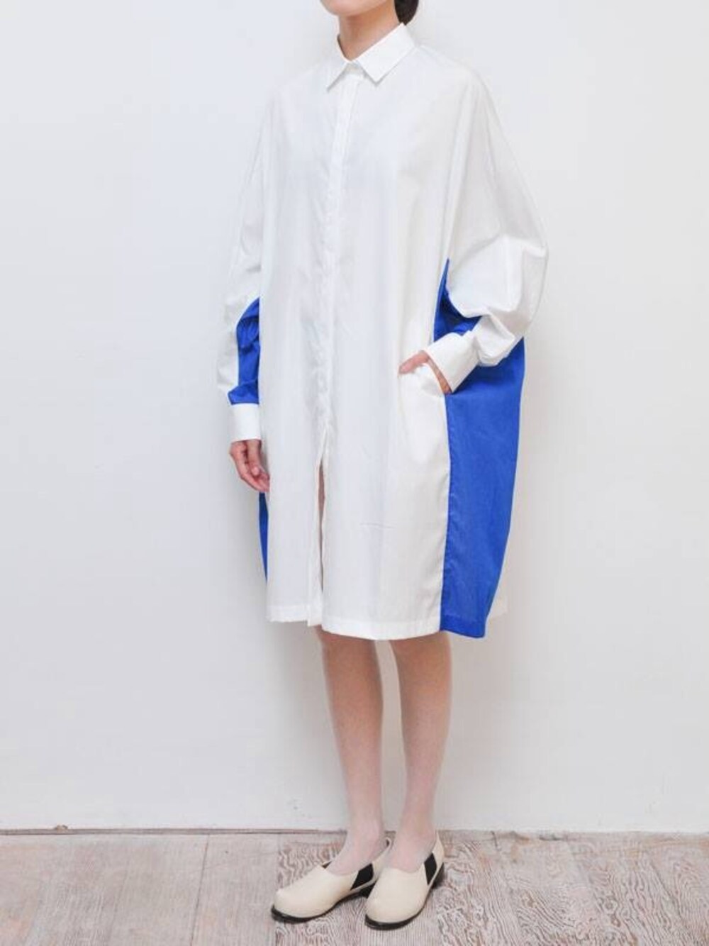 「FLAT APARTMENTのS14A-LC003（その他シューズ、ベージュ系）」を使った、FLATAPARTMENTさん（メンズ・173cm）の夏コーディネートの1枚目の写真