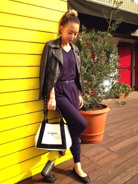 「BALENCIAGA」｜「アイテム（オールインワン・サロペット）」を使った、井上光葉さん（レディース・162cm）の秋コーディネート