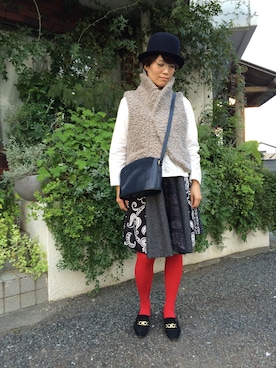 「赤タイツ」｜「アイテム（その他アウター）」を使った、yumiさん（レディース・159cm）の秋コーディネート