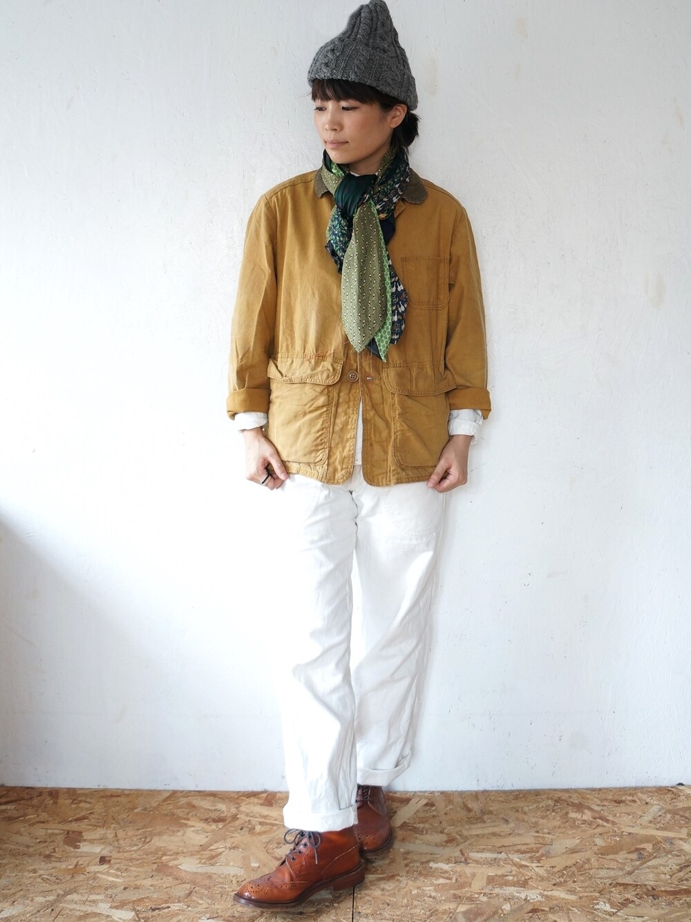 「SUNNY SIDE UP、ネクタイ、used、used mix、ハンティングジャケット、メンズライク」｜「HIGHLAND 2000のアイテム（ニットキャップ/ビーニー、グレー系）」を使った、yumiさん（レディース・159cm）の秋コーディネートの1枚目の写真
