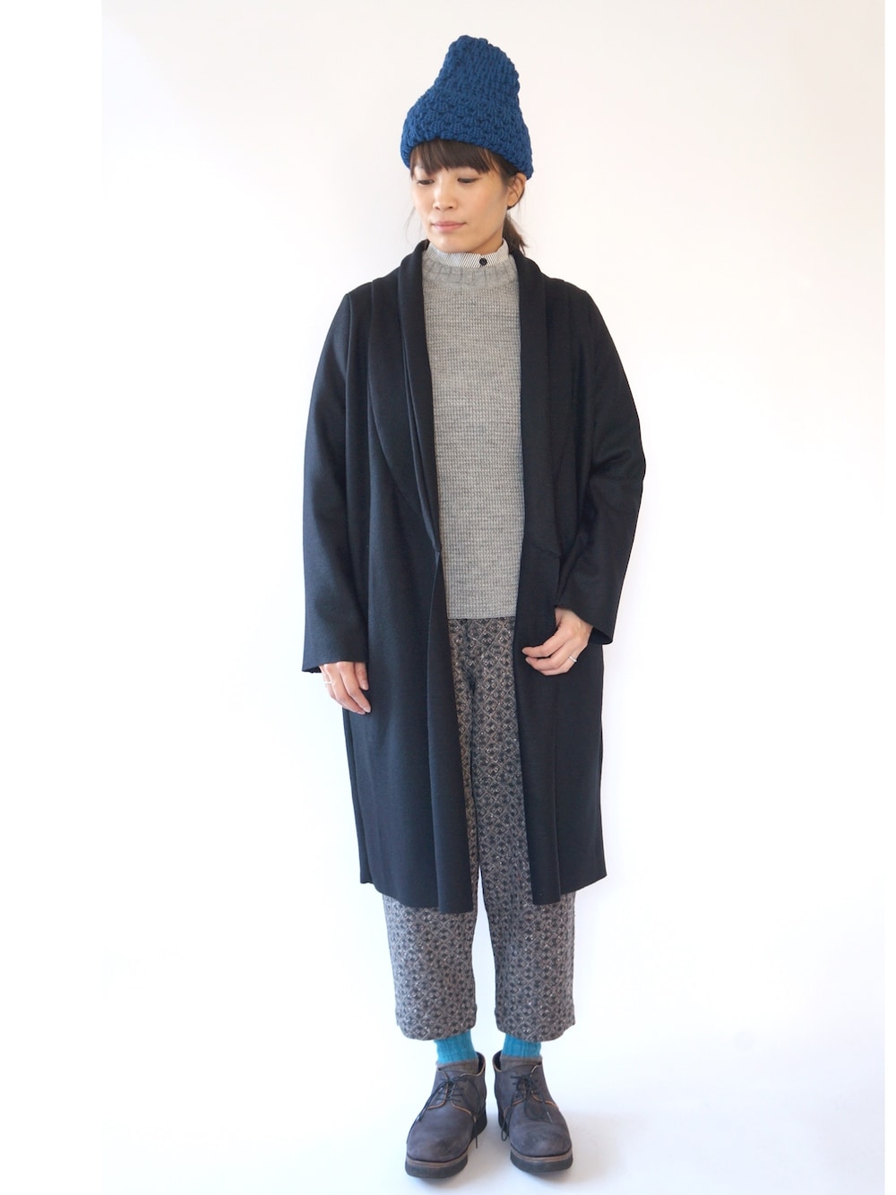 「大人カジュアル、ウールコート、冬コーデ」｜「HIGHLAND 2000のアイテム（ニットキャップ/ビーニー、ブルー系）」を使った、yumiさん（レディース・159cm）の秋コーディネートの1枚目の写真