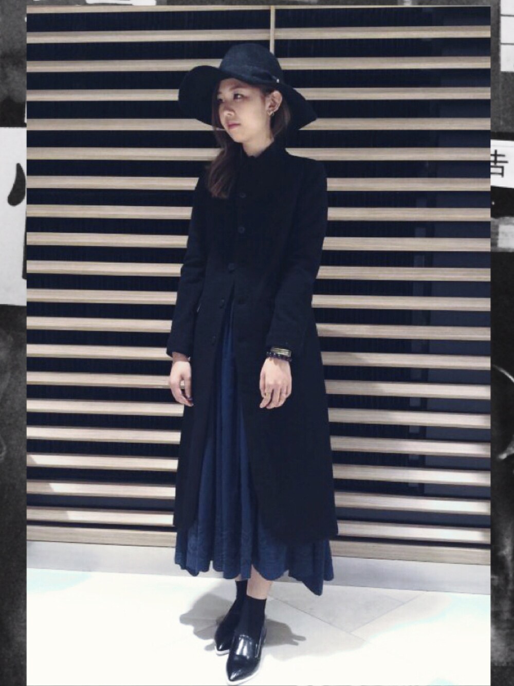 「initialのアイテム（ダウンジャケット/コート、ブラック系）」を使った、yakashum1231さん（レディース・166cm）の秋コーディネートの1枚目の写真