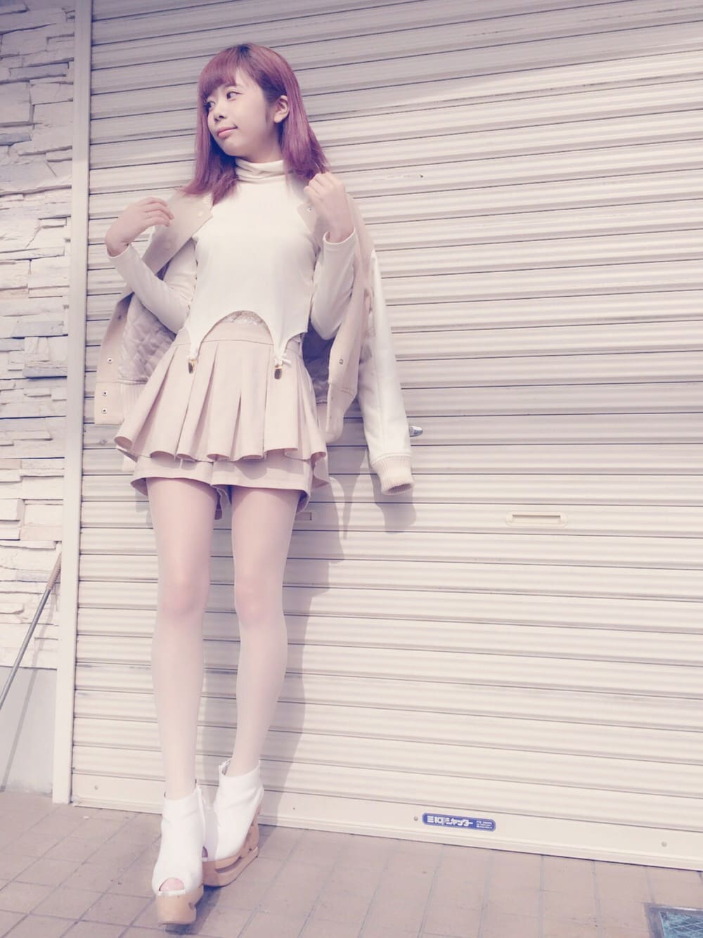 「lilLilly、リルリリー、LILICIOUS、リリシャス、 ワントーンコーデ、ベージュコーデ、ガーター、JEFFREY CAMPBELL、RUBY AND YOU」｜「RUBY AND YOUのアイテム（ジャケット/アウター、ベージュ系）」を使った、mayuさん（レディース・160cm）の冬コーディネートの1枚目の写真