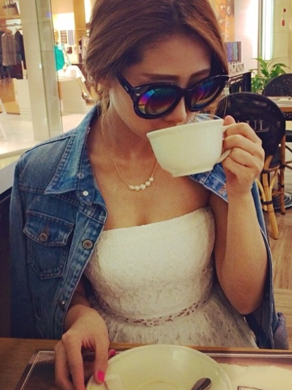 「Abercrombie&Fitchのアイテム（ワンピース、ホワイト系）」を使った、ozoneさん（レディース・161cm）の夏コーディネートの1枚目の写真