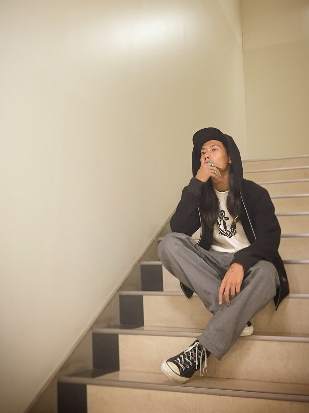 「オトナカジュアル、秋のコーデ、きれいめカジュアル、street、パーカー、ootd、インディアンジュエリー、converse、SCHOTT、Schott TOKYO-BAY」｜「schottのアイテム（キャップ、ブラック系）」を使った、Renさん（メンズ・176cm）の秋コーディネートの1枚目の写真