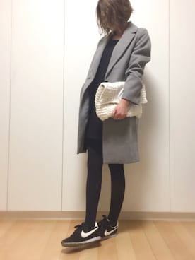 「ワンピース×スニーカー」｜「アイテム（チェスターコート）」を使った、manaさん（レディース・156cm）の秋コーディネート