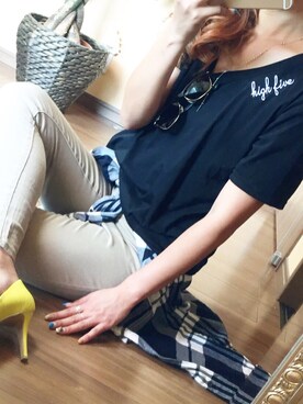 「Carpe Diemのアイテム（Tシャツ/カットソー、ブラック系）」を使った、Carpe Diem さん（レディース）の春コーディネート