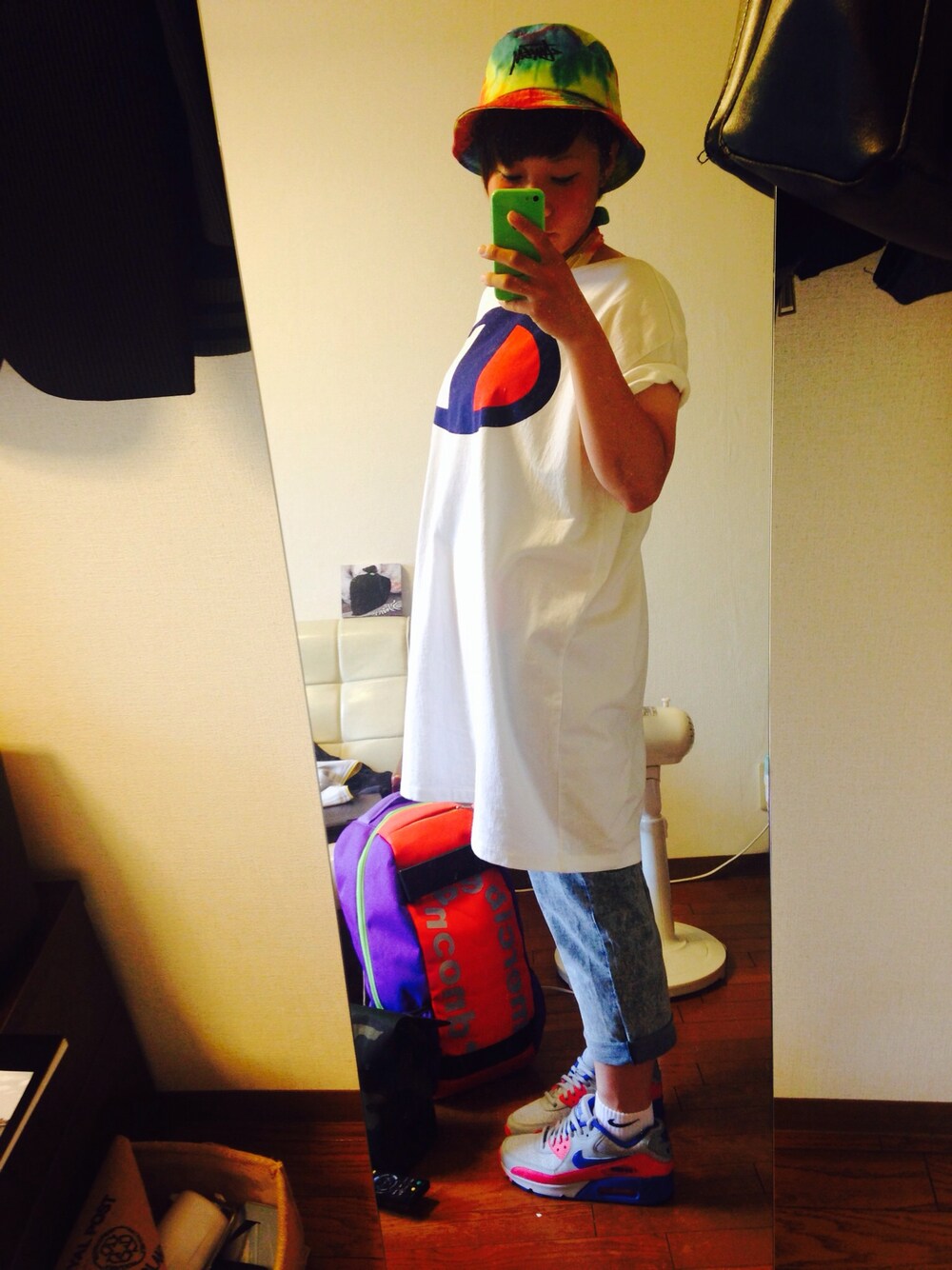 「チャンピオン、ハット、スポーツmix、ワンピース×デニム、エアーMAX、stussy women」｜「NIKEのナイキ ウィメンズ エアマックス NIKE WMNS AIR MAX 90 325213-505（スニーカー、ピンク系）」を使った、ちゃんちゃんさん（レディース・158cm）の夏コーディネートの1枚目の写真
