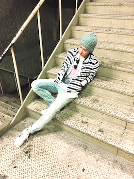 「JACKROSE（ジャックローズ）のハイパーストレッチスタンダード加工デニム（デニムパンツ）」を使った、JACKROSE横浜さん（メンズ・171cm）の春コーディネート