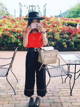 「CELINE（セリーヌ）のアイテム（サンダル、ベージュ系）」を使った、Ruri Mouさん（レディース）の秋コーディネート