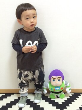 「Cienta（シエンタ）のアイテム（その他シューズ）」を使った、shinchamanさん（キッズ・80cm）の夏コーディネート