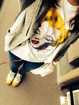 「UNIQLO（ユニクロ）のアイテム（Tシャツ/カットソー、ホワイト系）」を使った、y_urieさん（レディース）の秋コーディネート