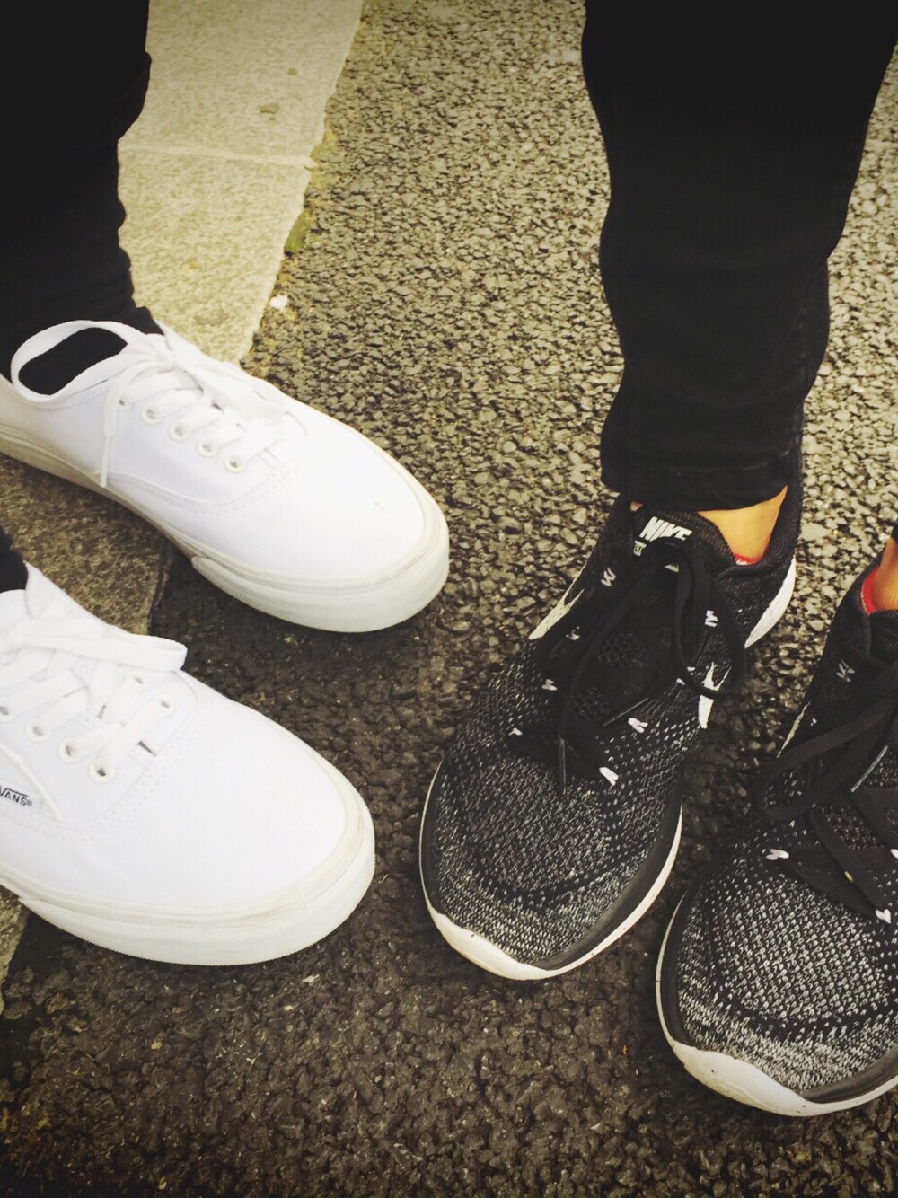 「NIKEのアイテム（スニーカー、ブラック系）」を使った、吃葱会死星人さん（レディース・162cm）の秋コーディネートの1枚目の写真